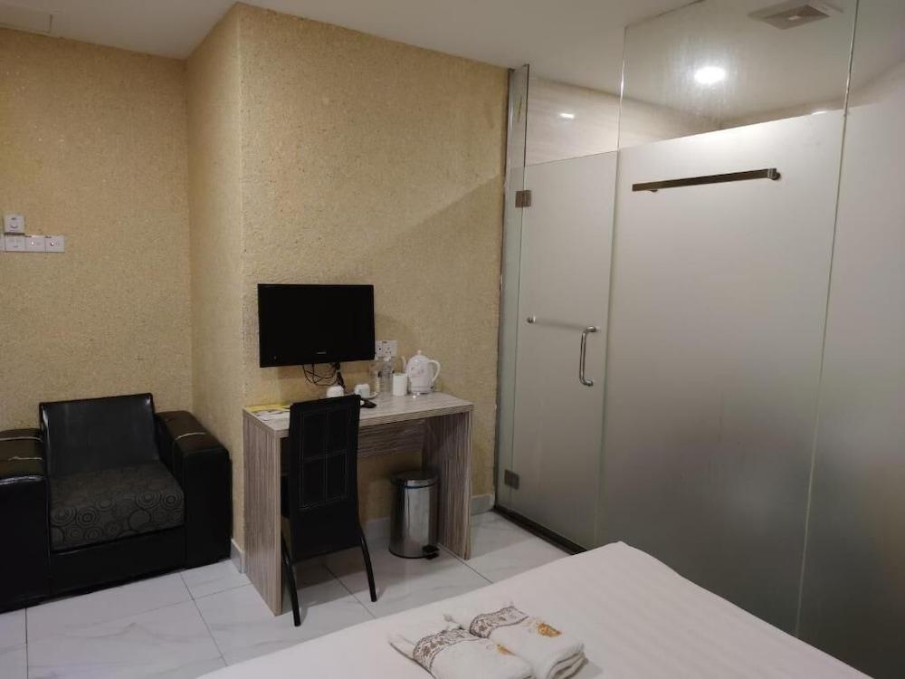 Lbs Hotel Cheras Exterior foto